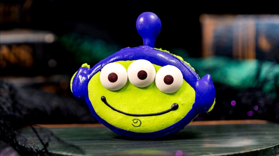 Seasonal Alien Macarooooon