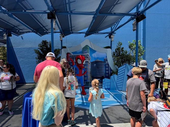 Spidey and His Amazing Fans